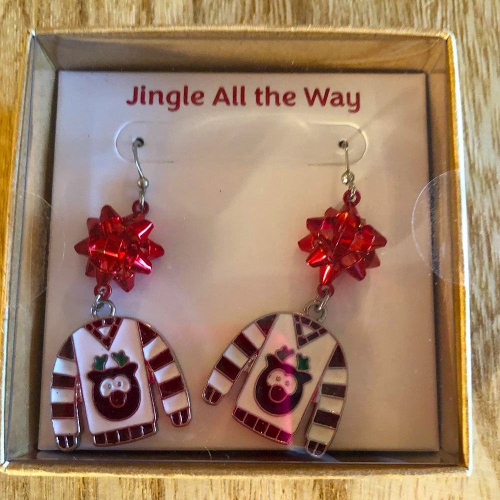 CHRISTMAS EARRING SET NWT IN GIFT BOXE BY JINGLE ALL THE WAY